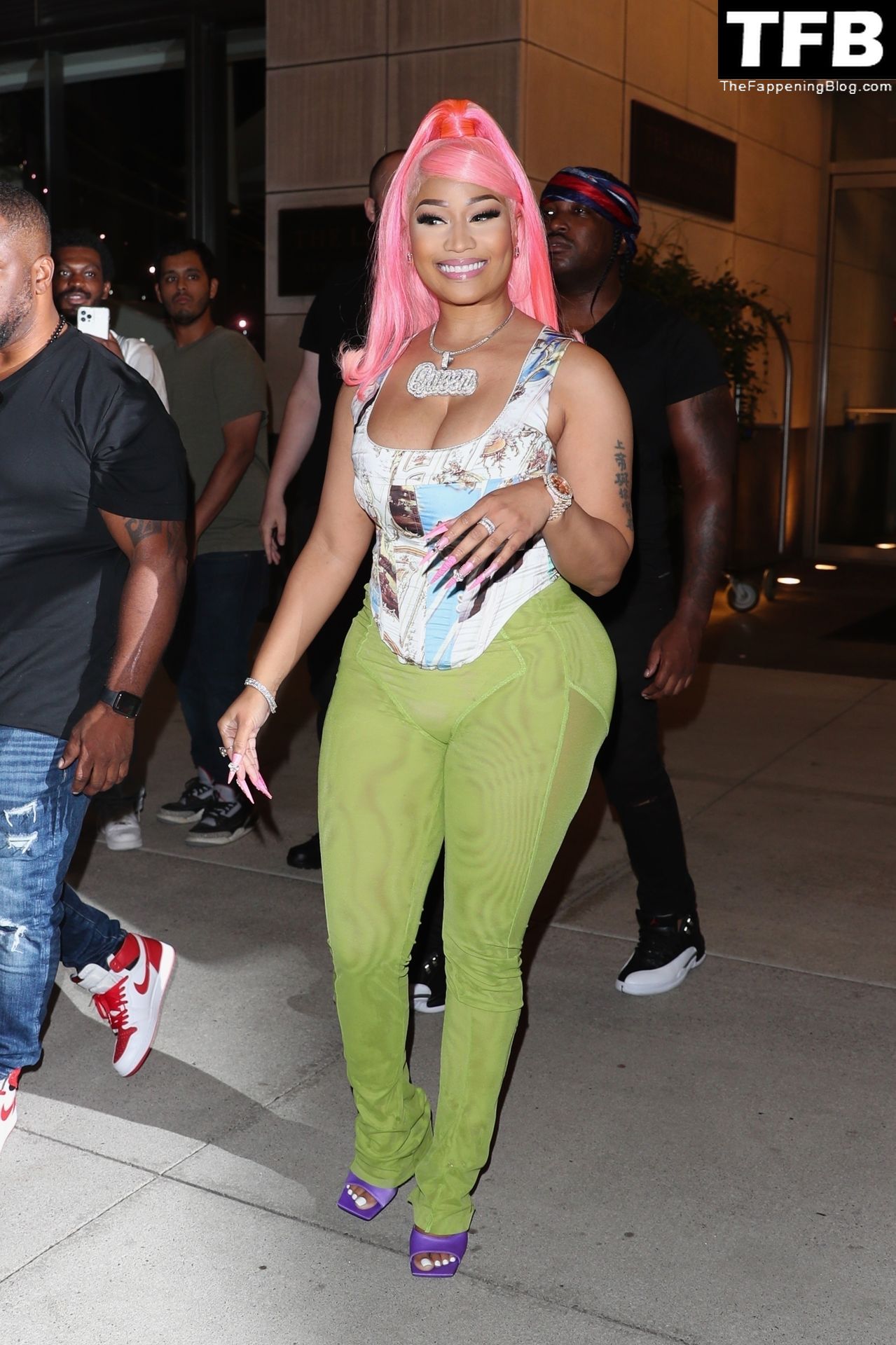 Nicki Minaj Sexy The Fappening Blog 9 - Nicki Minaj Checks Out of Her Hotel After Her Epic Night at the MTV VMA’s in NYC (38 Photos)