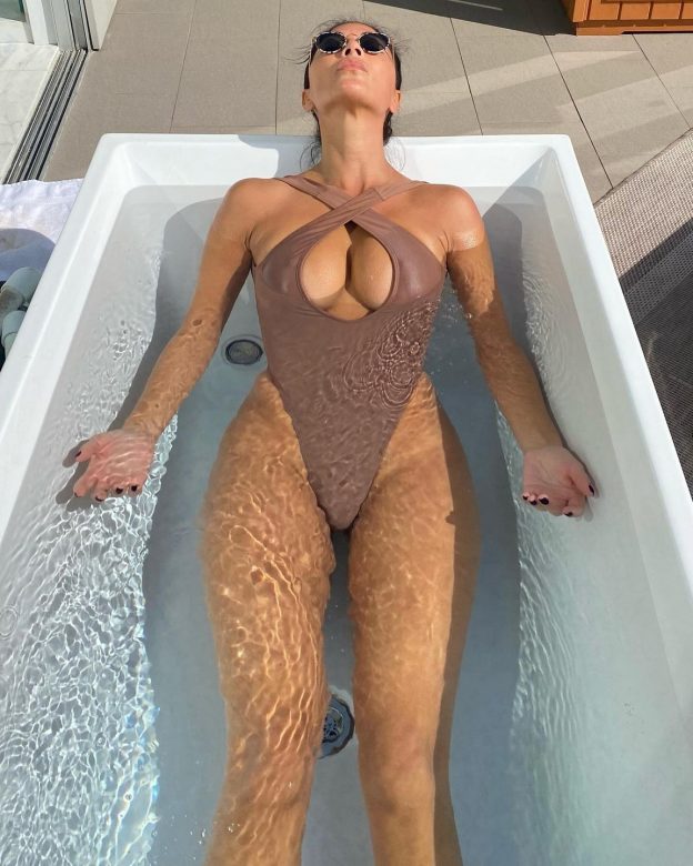 Nicole Scherzinger Bikini TheFappening.Pro 3 624x780 - Nicole Scherzinger Sexy In Pink (4 Photos And Video)