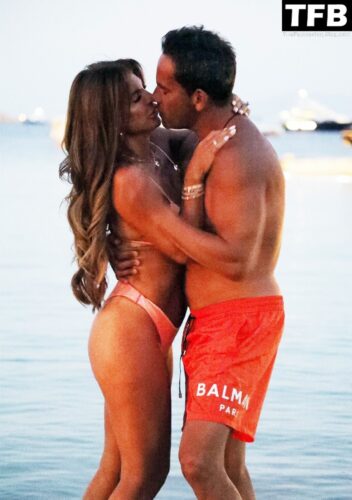 Teresa Giudice Sexy The Fappening Blog 1 1 352x500 - Teresa Giudice & Luis Ruelas Can’t Keep Their Hands to Themselves During Their Honeymoon in Mykonos (13 Photos)