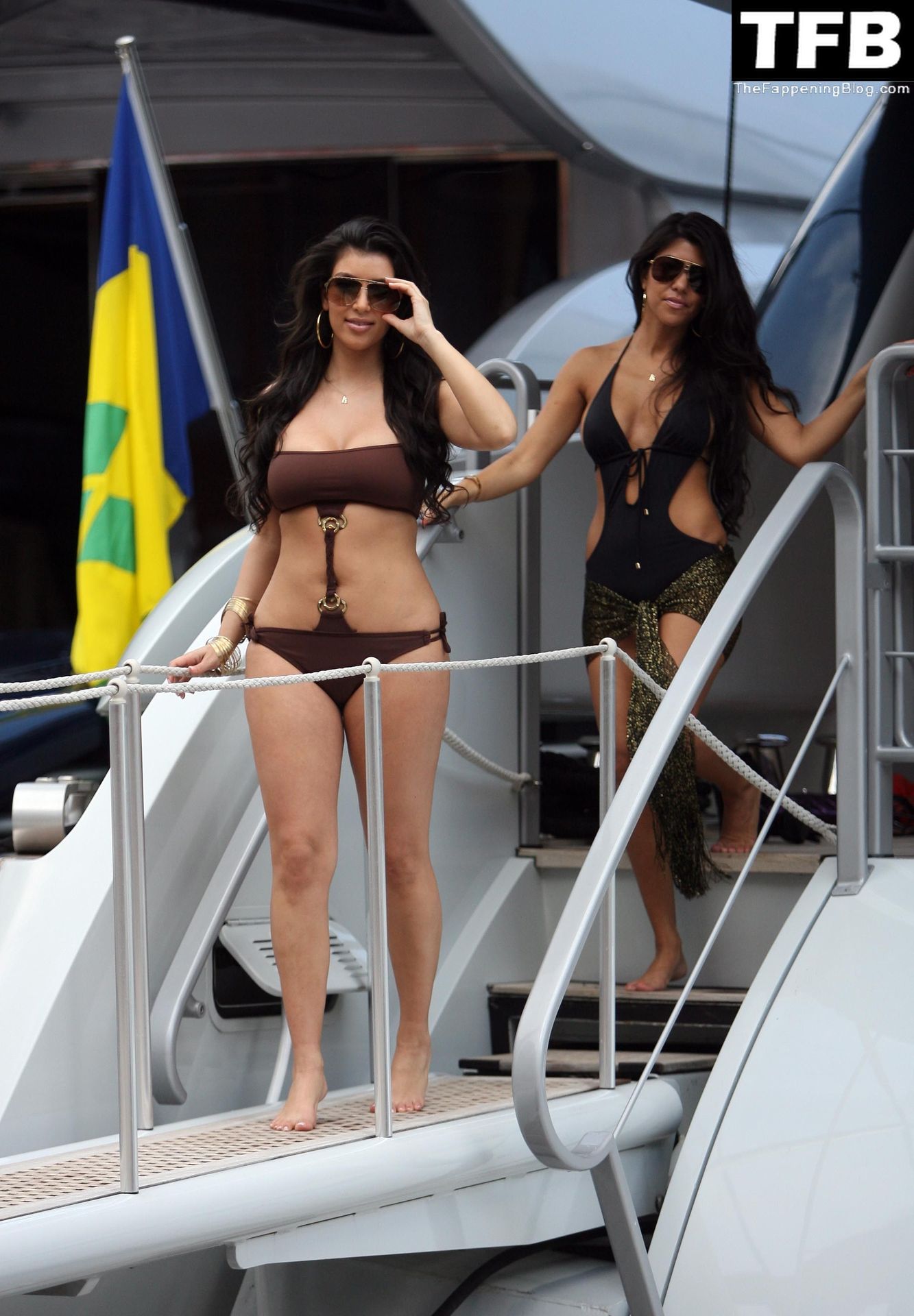 kim kardashian 122 thefappeningblog.com  - Kim Kardashian Nude & Sexy Collection – Part 4 (150 Photos)