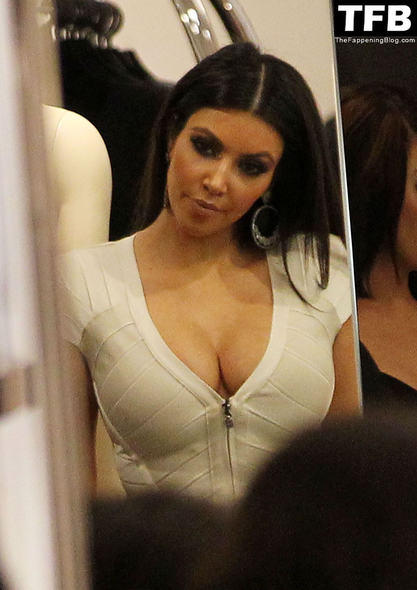 kim kardashian 77 thefappeningblog.com  - Kim Kardashian Nude & Sexy Collection – Part 4 (150 Photos)