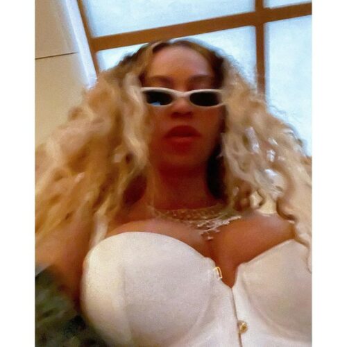 Beyonce Big Tits TheFappening.Pro 1 500x500 - Beyonce’s Big Tits In A Corset (7 Photos And Video)