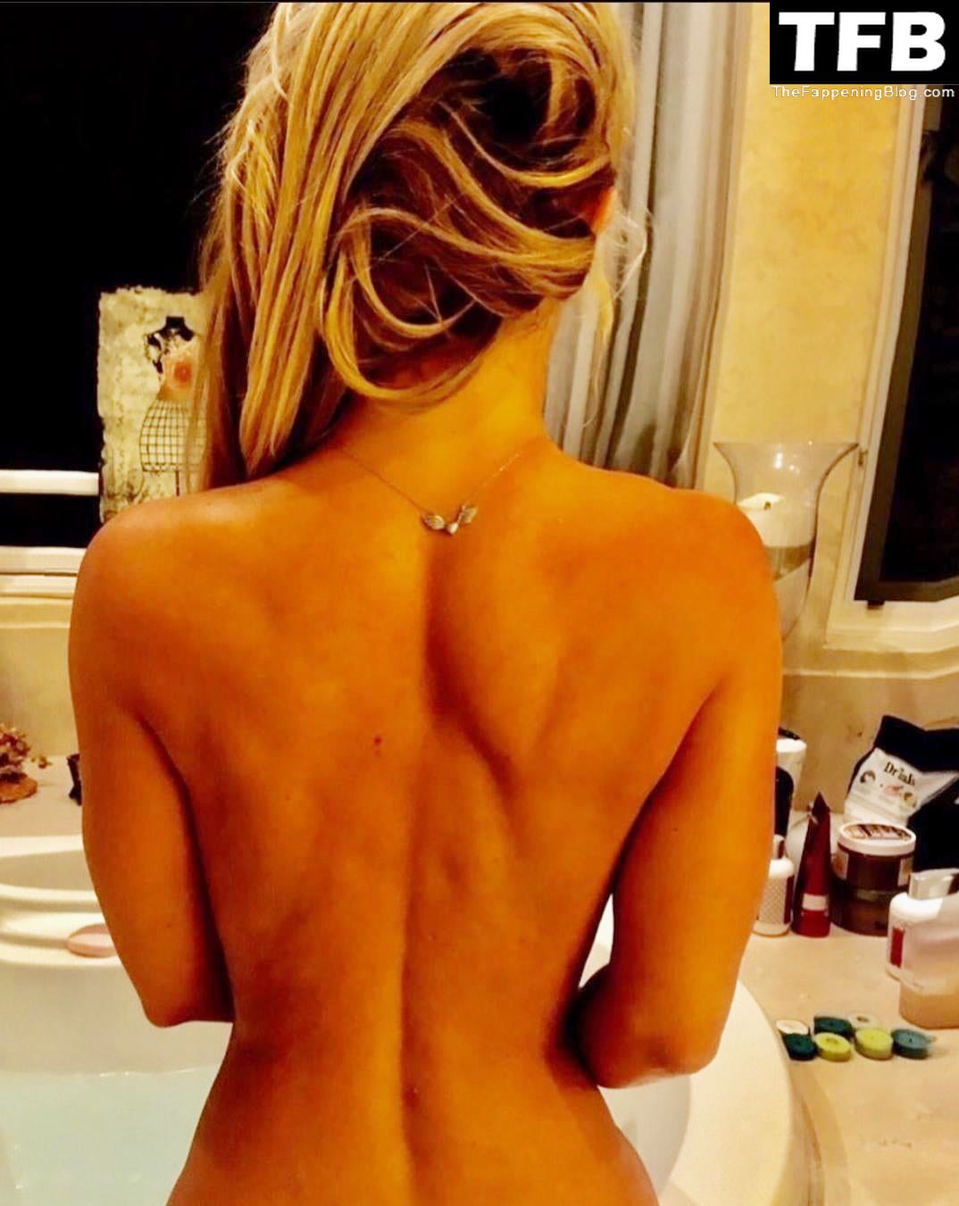 Britney Spears Topless 2 thefappeningblog.com  - Britney Spears Topless & Sexy (18 Photos)