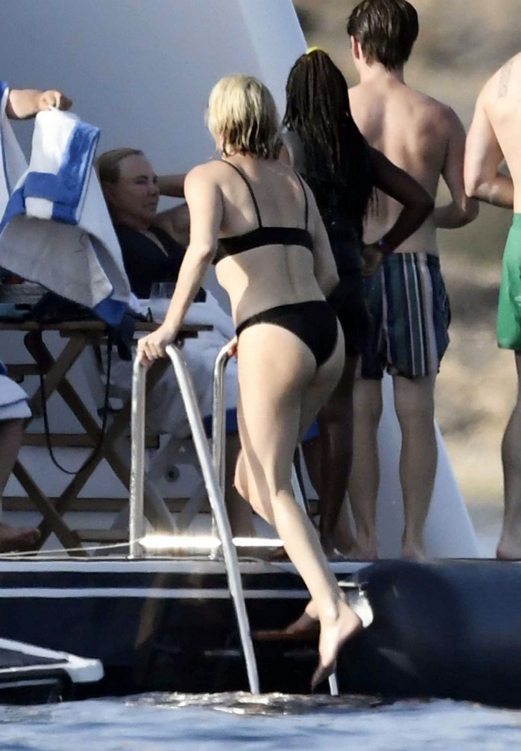 Charlize Theron Sexy Bikini TheFappening.Pro 26 - Charlize Theron In A Bikini On A Yacht (32 Photos)