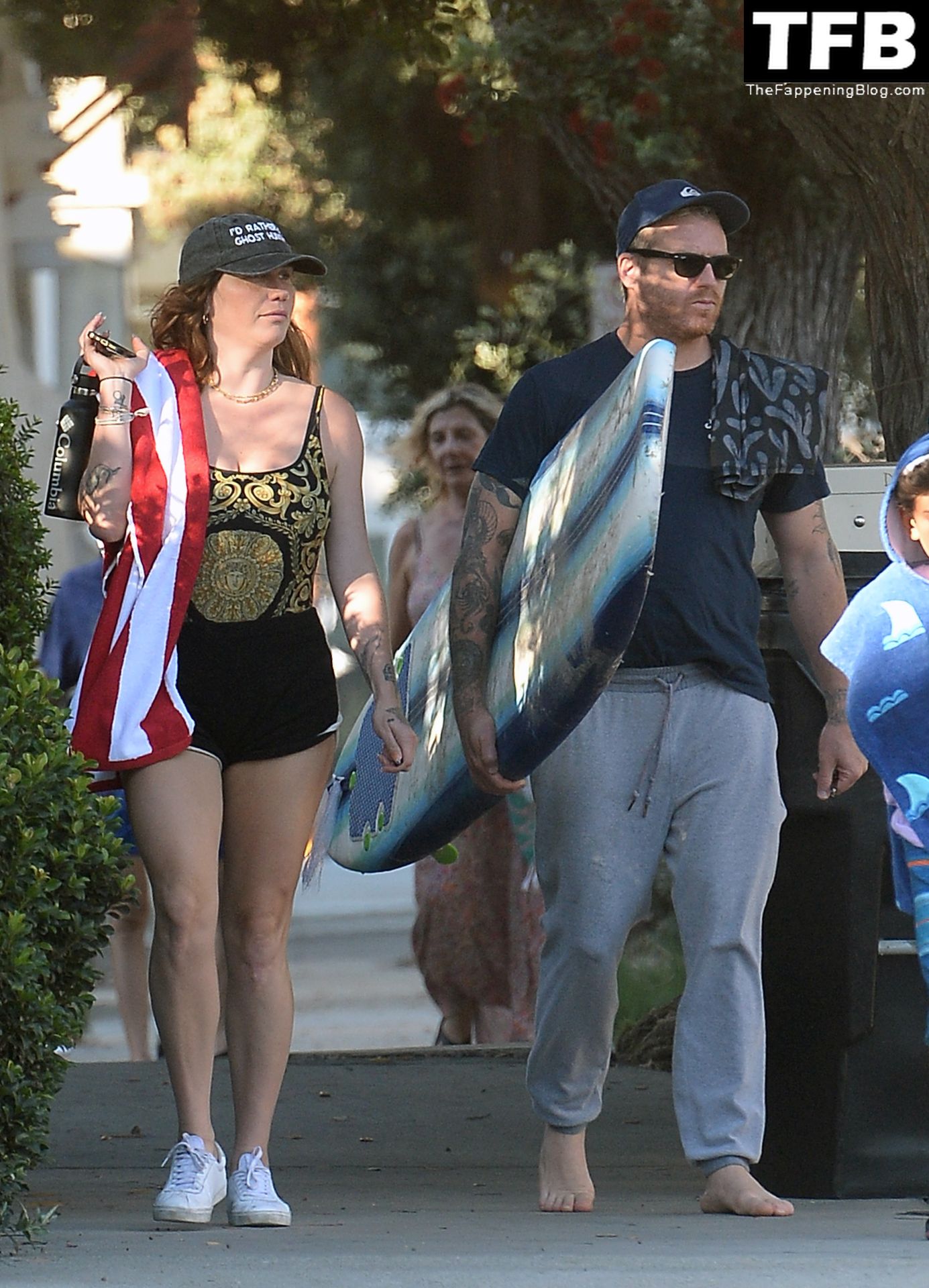 Kesha Sexy The Fappening Blog 5 - Kesha Heads to the Beach with Friends in Los Angeles (30 Photos)