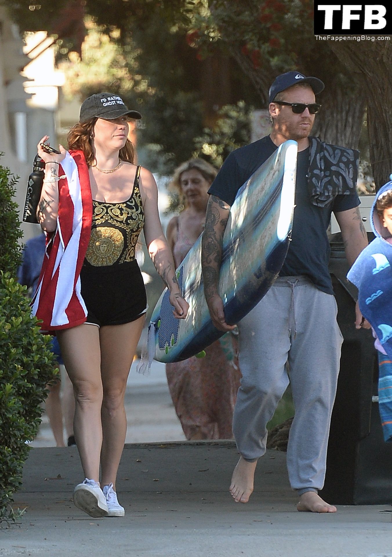 Kesha Sexy The Fappening Blog 6 - Kesha Heads to the Beach with Friends in Los Angeles (30 Photos)