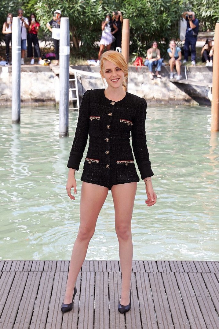 Kristen Stewart Sexy Legs In Venice TheFappening.Pro 5 - Kristen Stewart Sexy Legs In Venice (22 Photos)