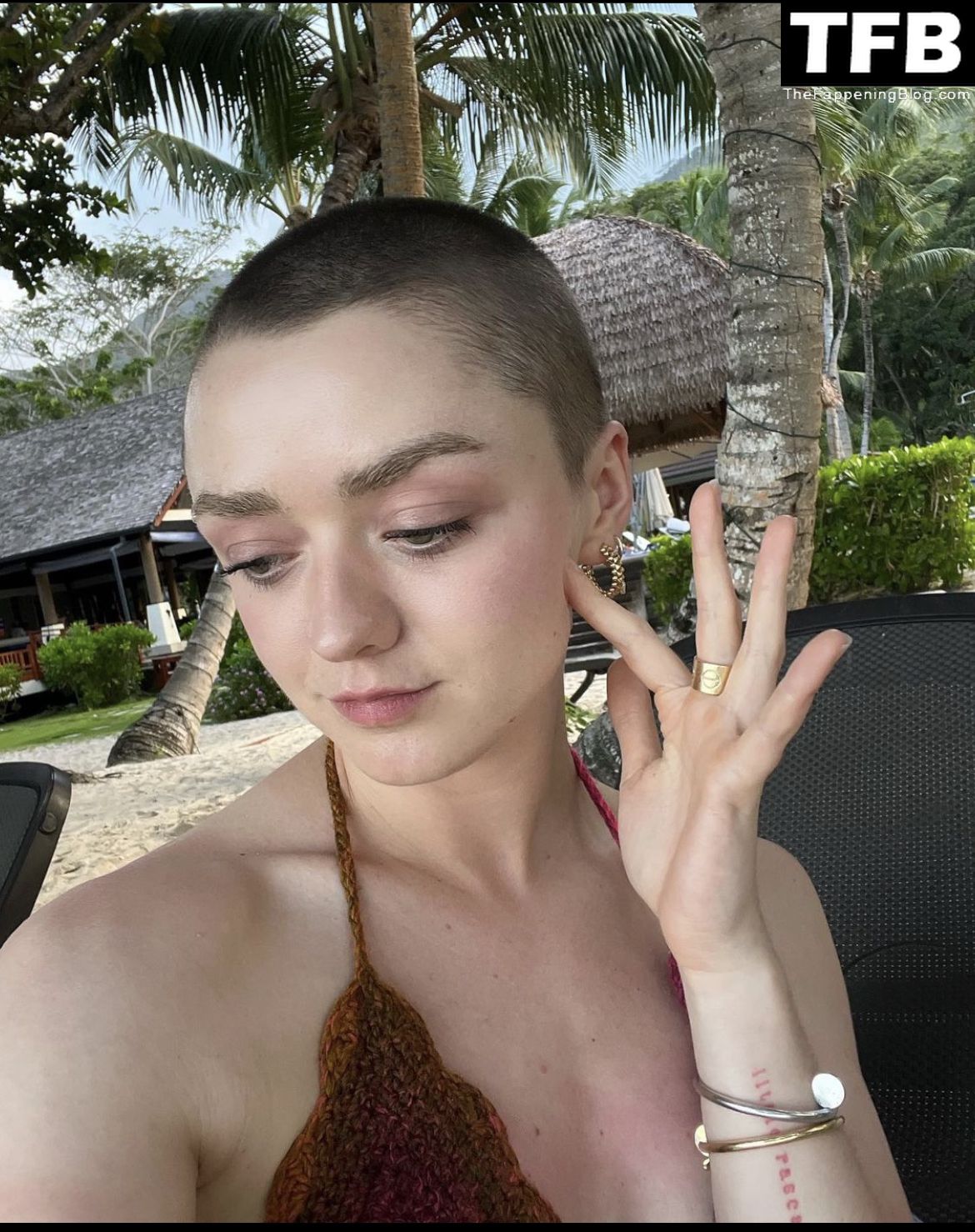 Maisie Williams The Fappening Blog 6 - Maisie Williams Nude & Sexy Collection (7 Photos + Video)