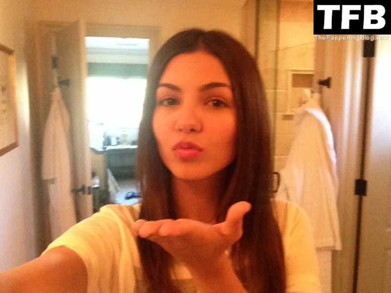 Victoria Justice 10 thefappeningblog.com  - Victoria Justice Nude Leaked The Fappening & Sexy Collection (154 Photos)