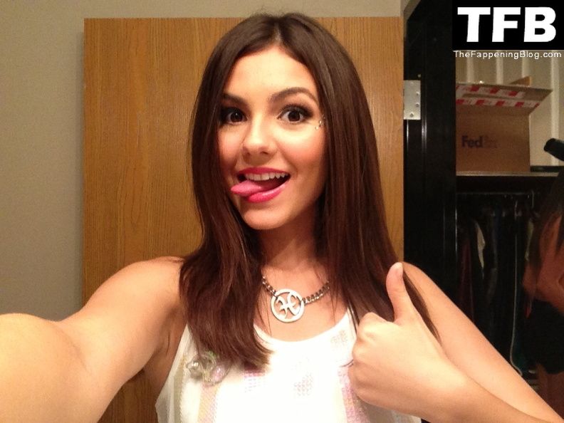 Victoria Justice 16 thefappeningblog.com  - Victoria Justice Nude Leaked The Fappening & Sexy Collection (154 Photos)
