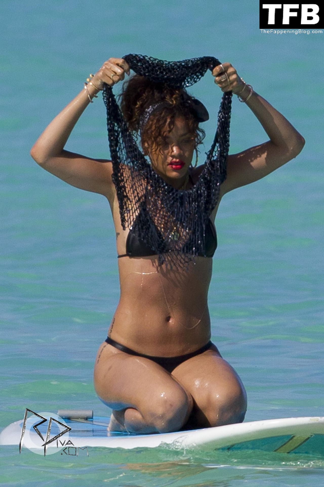 rihanna 2 thefappeningblog.com  - Rihanna Nude & Sexy Collection – Part 2 (150 Photos)