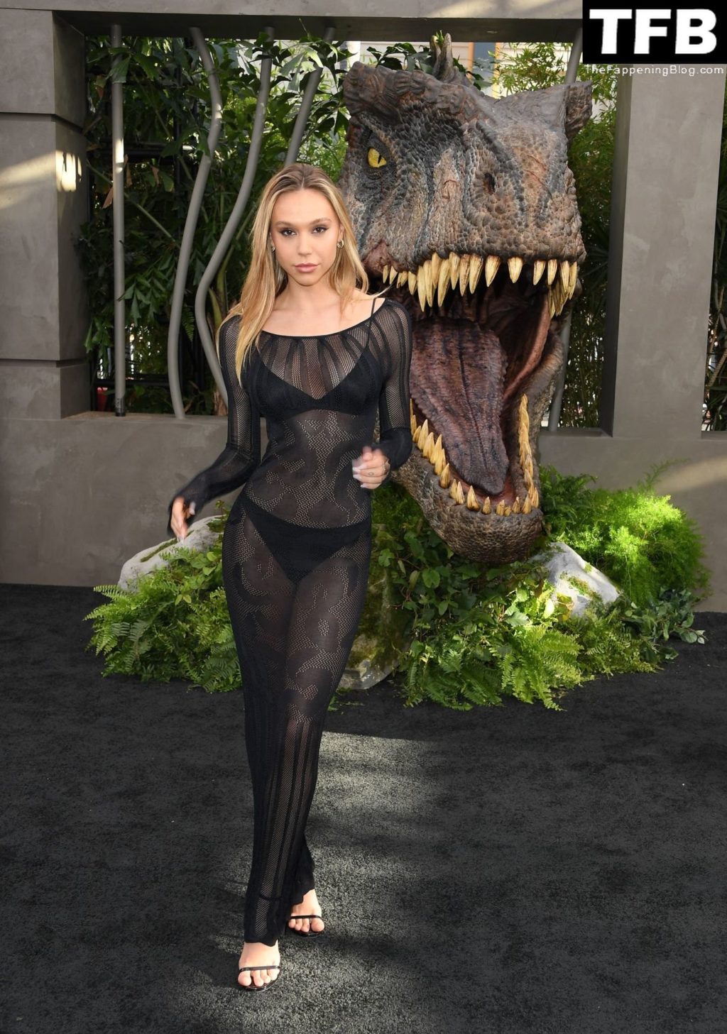 Alexis Ren Sexy The Fappening Blog 23 1024x1457 - Alexis Ren Displays Her Slender Figure in a See-Through Dress at the “Jurassic World: Dominion” Premiere (41 Photos)