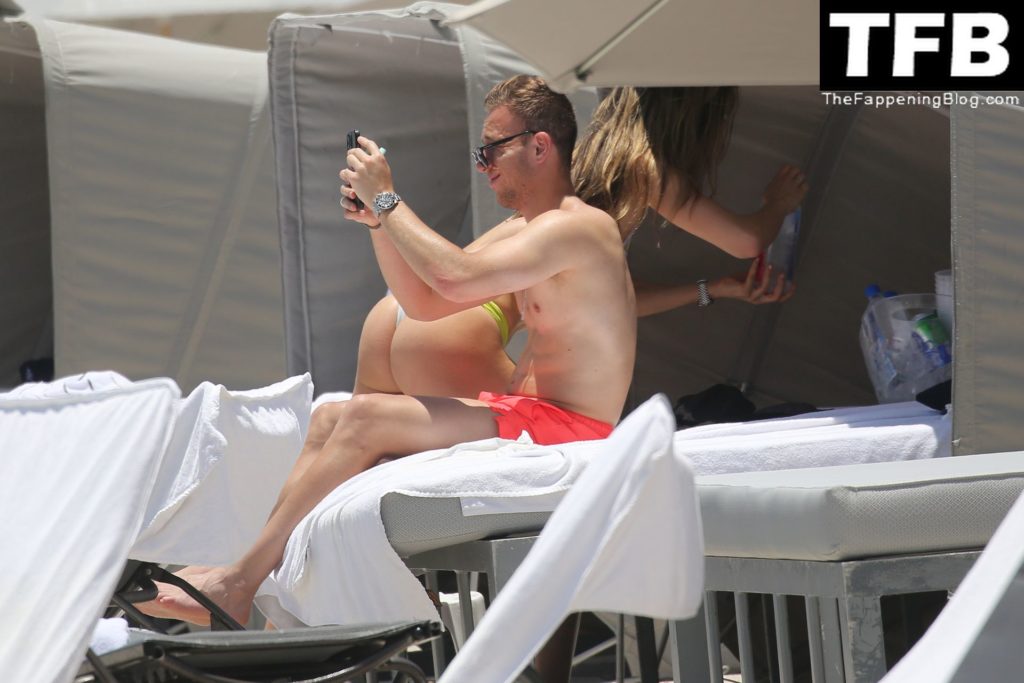 Arthur Melos New Girl The Fappening Blog 7 1024x683 - Arthur Melo Hits the Beach with His Girlfriend in Miami (8 Photos)