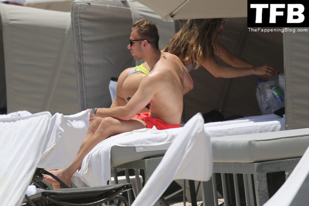 Arthur Melos New Girl The Fappening Blog 8 1024x683 - Arthur Melo Hits the Beach with His Girlfriend in Miami (8 Photos)
