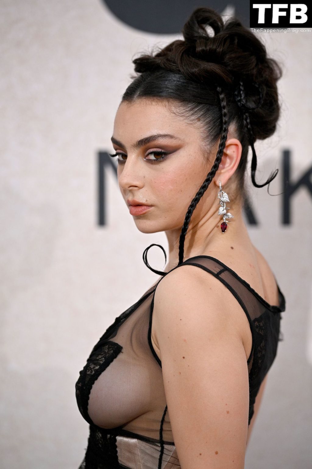 Charli XCX See Through Nude The Fappening Blog 25 1024x1536 - Charli XCX Flashes Her Nude Tits at the amfAR Gala Cannes 2022 in Cap d’Antibes (70 Photos)