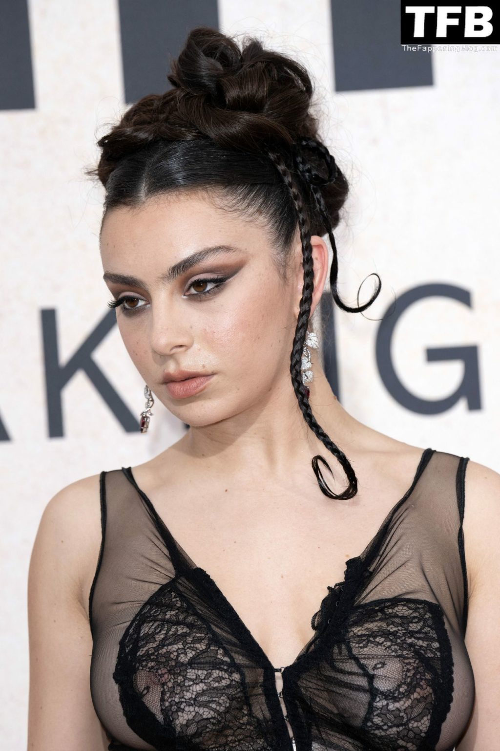 Charli XCX See Through Nude The Fappening Blog 37 1024x1537 - Charli XCX Flashes Her Nude Tits at the amfAR Gala Cannes 2022 in Cap d’Antibes (70 Photos)