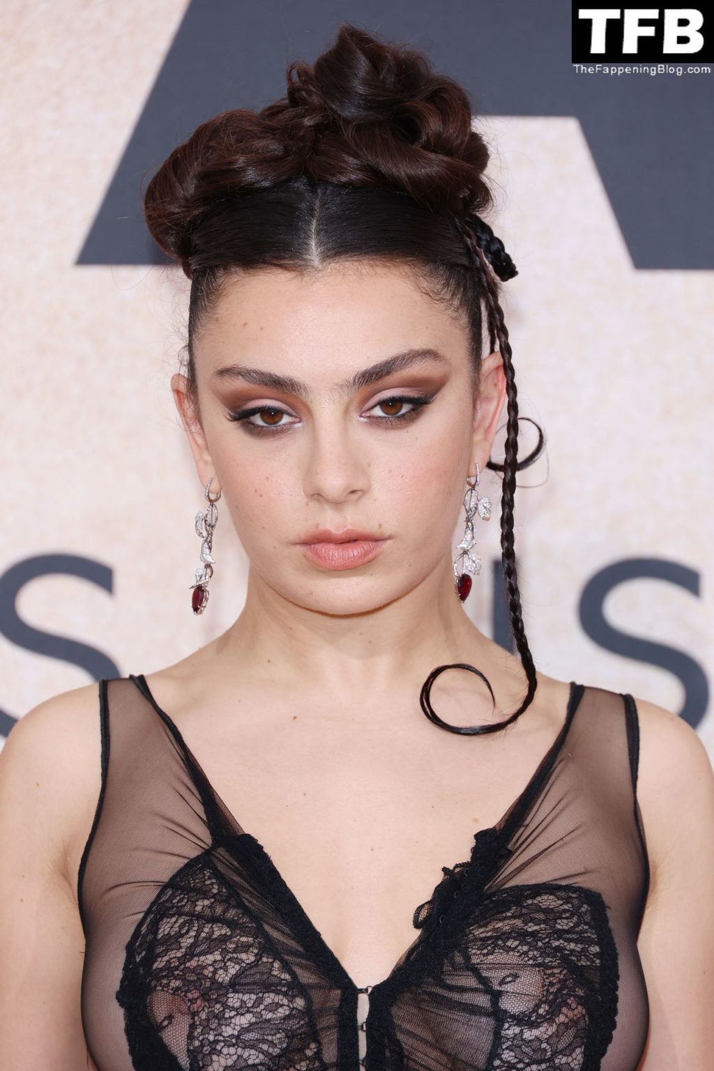 Charli XCX See Through Nude The Fappening Blog 42 1024x1536 - Charli XCX Flashes Her Nude Tits at the amfAR Gala Cannes 2022 in Cap d’Antibes (70 Photos)