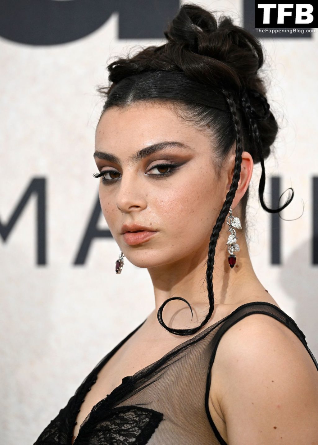 Charli XCX See Through Nude The Fappening Blog 44 1024x1433 - Charli XCX Flashes Her Nude Tits at the amfAR Gala Cannes 2022 in Cap d’Antibes (70 Photos)