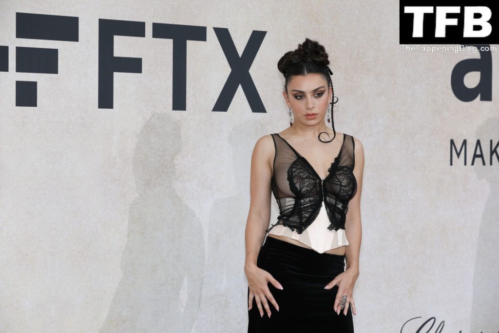 Charli XCX See Through Nude The Fappening Blog 56 1024x683 - Charli XCX Flashes Her Nude Tits at the amfAR Gala Cannes 2022 in Cap d’Antibes (70 Photos)