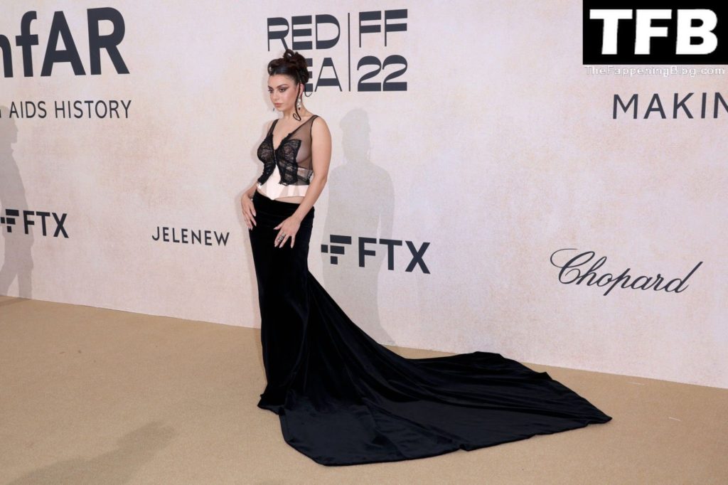 Charli XCX See Through Nude The Fappening Blog 58 1024x682 - Charli XCX Flashes Her Nude Tits at the amfAR Gala Cannes 2022 in Cap d’Antibes (70 Photos)