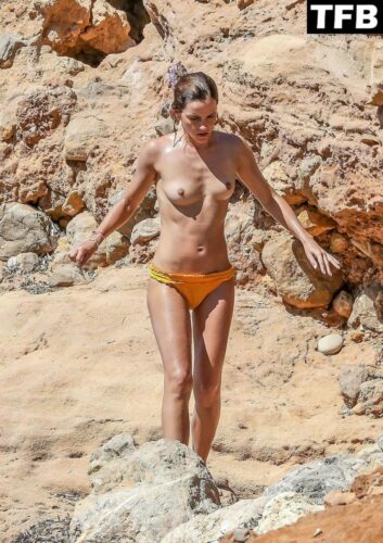 Emma Watson nude new TFB 1024x1452 353x500 - Emma Watson Nude (1 New Photo)
