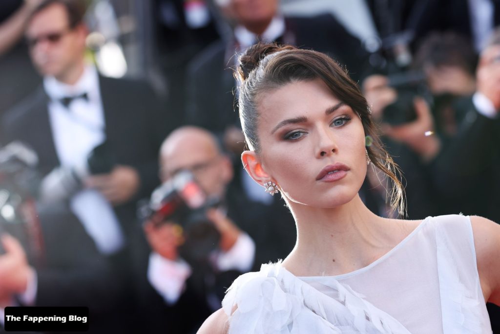 Georgia Fowler See Through Nudity The Fappening Blog 4 1024x683 - Georgia Fowler Flashes Her Nude Tits the Screening of “Elvis” During the 75th Cannes Film Festival (59 Photos)