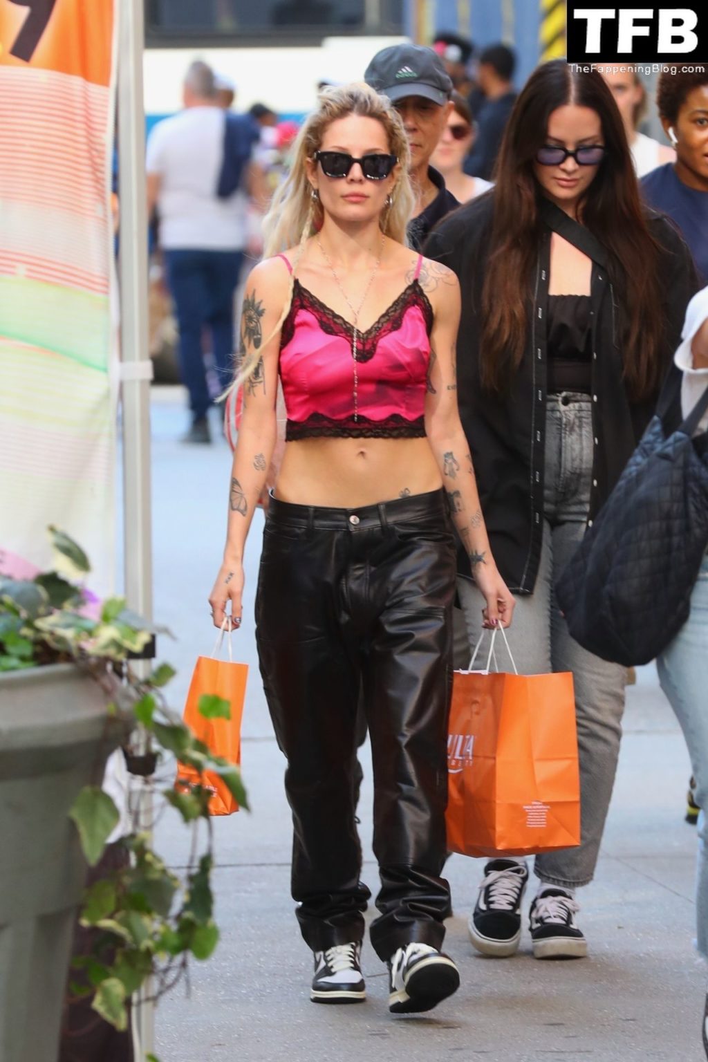 Halsey Sexy The Fappening Blog 25 1024x1536 - Halsey Steps Out on a Bright Sunny Day in New York (34 Photos)