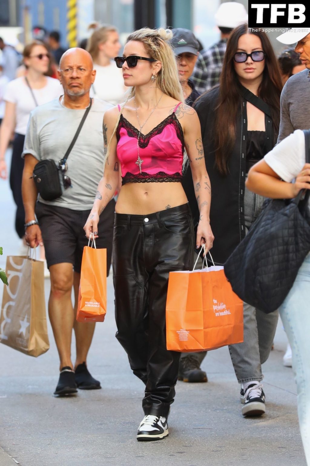 Halsey Sexy The Fappening Blog 30 1024x1536 - Halsey Steps Out on a Bright Sunny Day in New York (34 Photos)