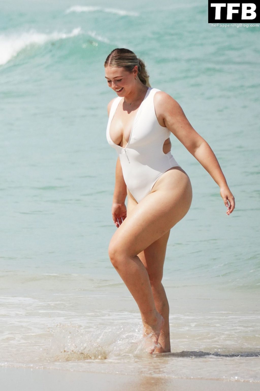 Iskra Lawrence Sexy The Fappening Blog 5 1024x1536 - Iskra Lawrence Displays Her Curves on the Beach in Miami (21 Photos)