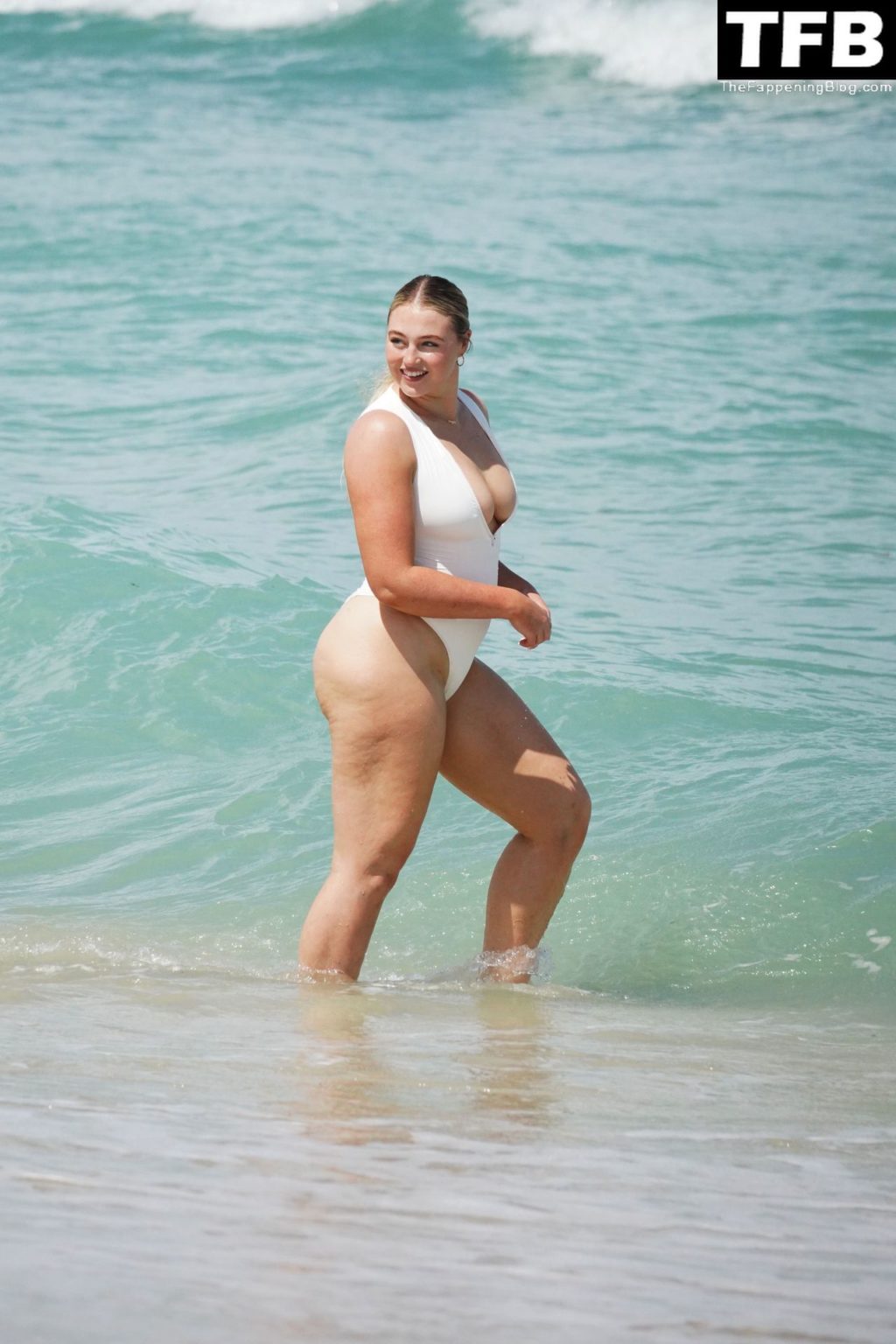 Iskra Lawrence Sexy The Fappening Blog 8 1024x1536 - Iskra Lawrence Displays Her Curves on the Beach in Miami (21 Photos)