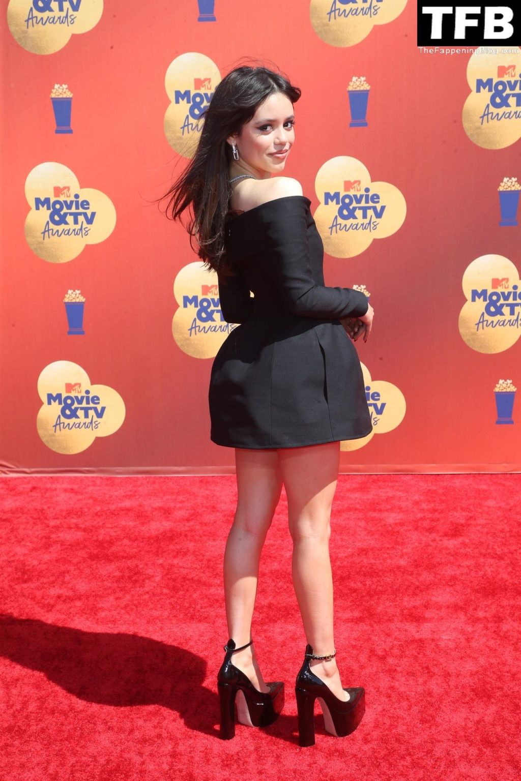 Jenna Ortega Sexy The Fappening Blog 19 1024x1536 - Jenna Ortega Shows Off Her Sexy Legs at the 2022 MTV Movie and TV Awards (40 Photos)