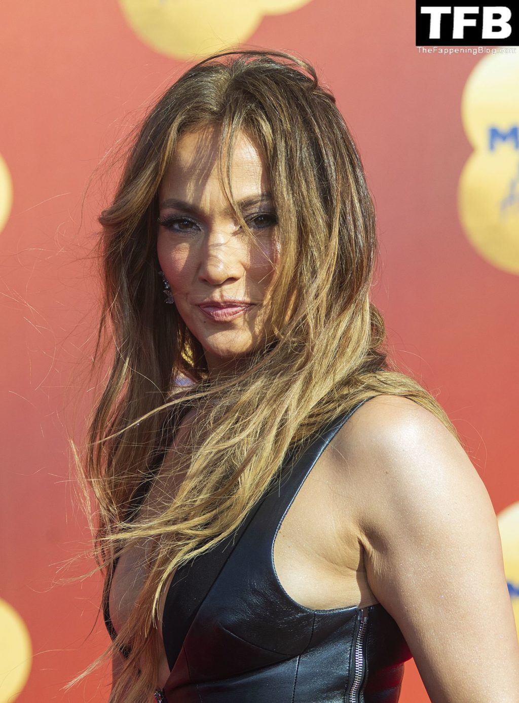Jennifer Lopez Sexy The Fappening Blog 6 1024x1387 - Jennifer Lopez Flaunts Her Sexy Tits at the 2022 MTV Movie & TV Awards in Santa Monica (134 Photos)