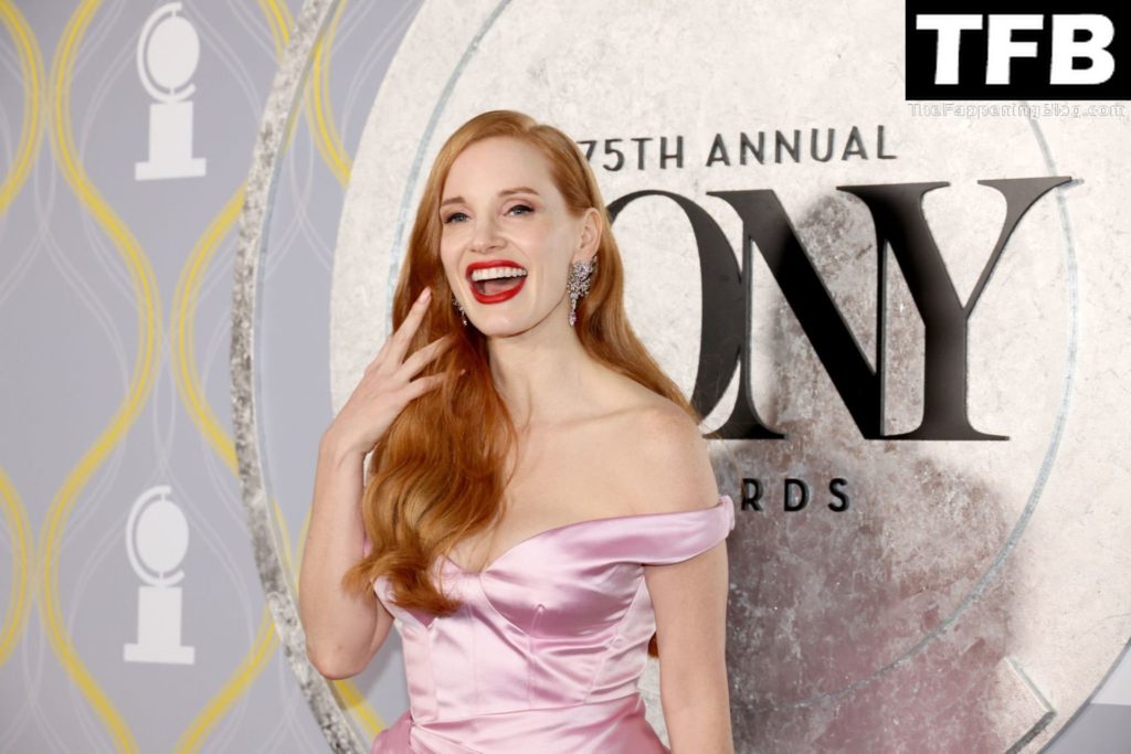Jessica Chastain Sexy The Fappening Blog 16 1024x683 - Jessica Chastain Shows Off Her Sexy Tits at the 75th Annual Tony Awards in NYC (46 Photos)