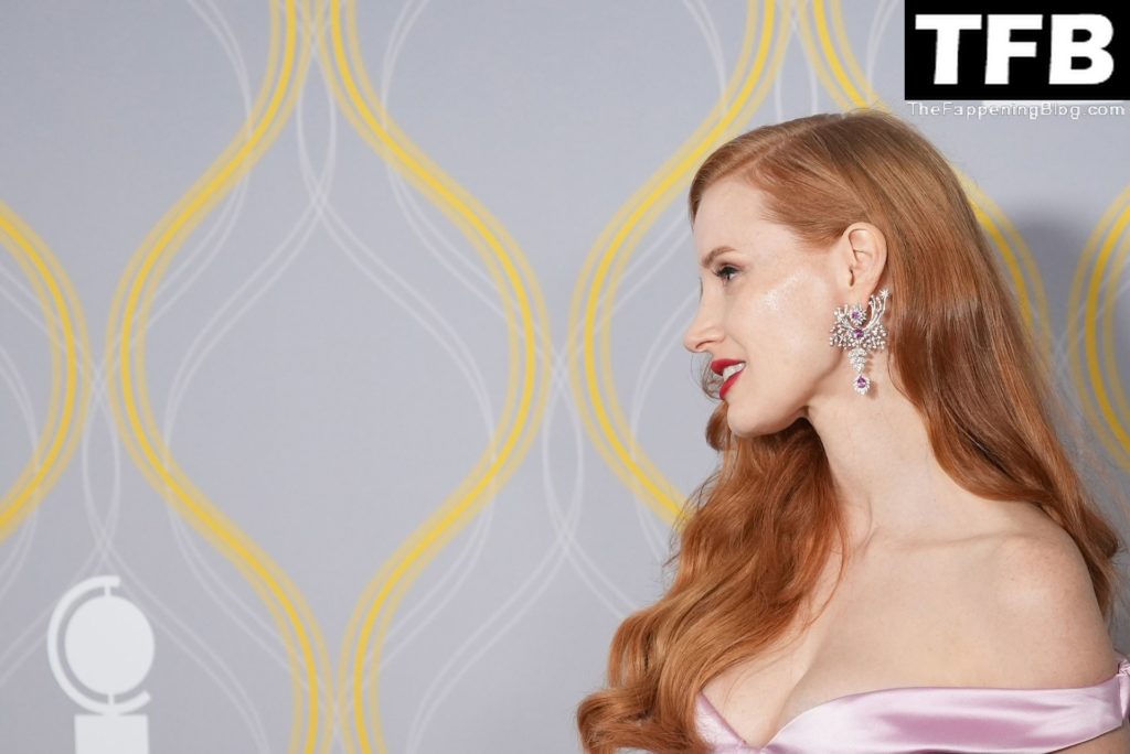 Jessica Chastain Sexy The Fappening Blog 32 1024x684 - Jessica Chastain Shows Off Her Sexy Tits at the 75th Annual Tony Awards in NYC (46 Photos)