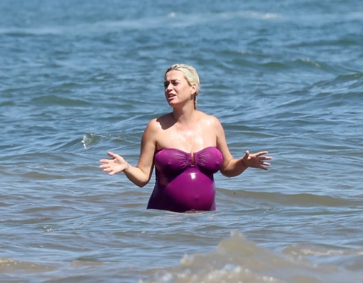 Katy Perry In A Sexy Bikini On The Beach While Pregnant TheFappening Pro 14 - Katy Perry Sexy Pregnant (52 Photos)