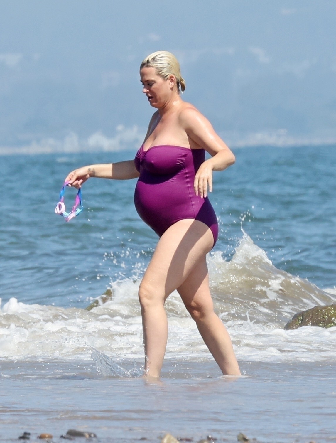 Katy Perry In A Sexy Bikini On The Beach While Pregnant TheFappening Pro 19 - Katy Perry Sexy Pregnant (52 Photos)