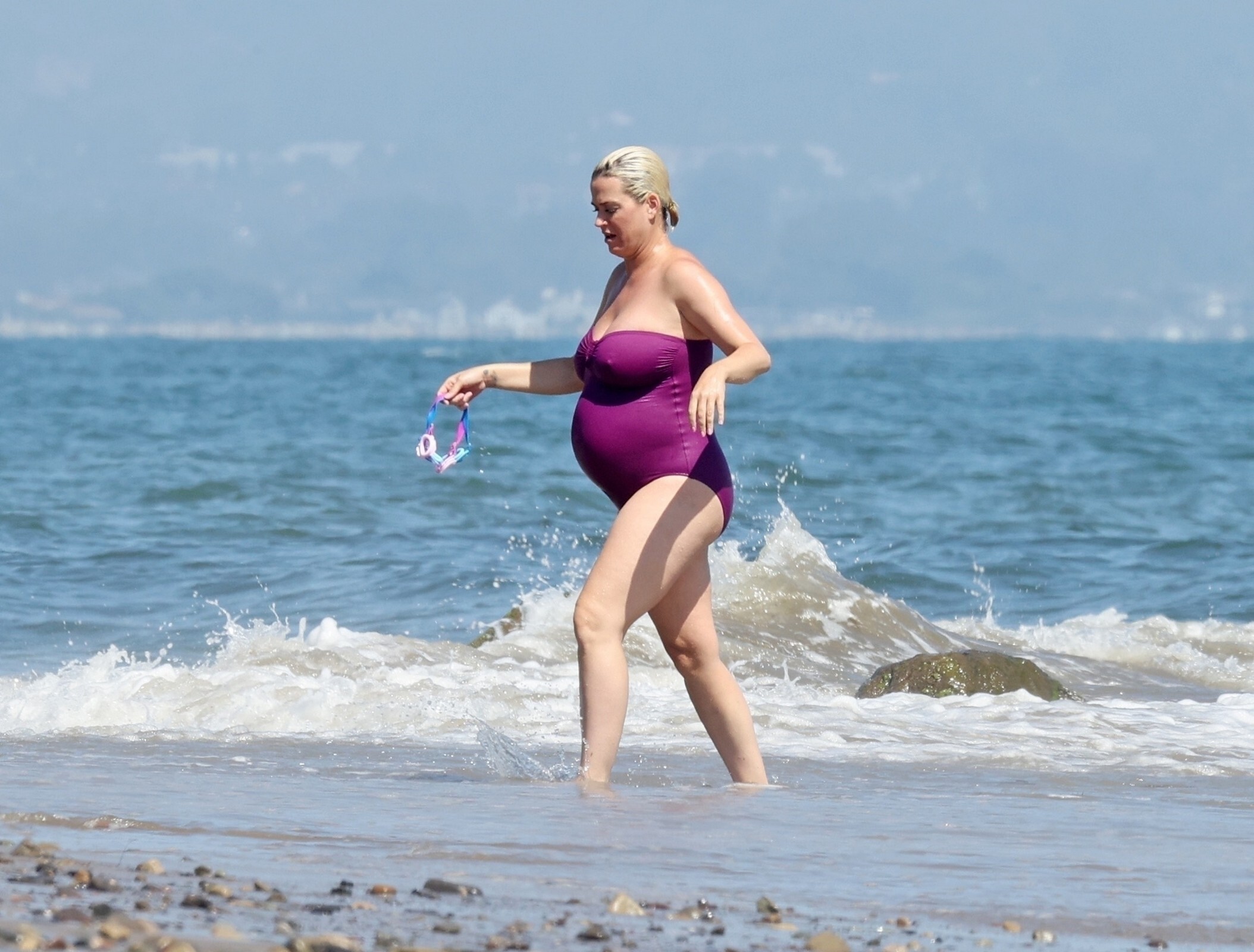 Katy Perry In A Sexy Bikini On The Beach While Pregnant TheFappening Pro 28 - Katy Perry Sexy Pregnant (52 Photos)