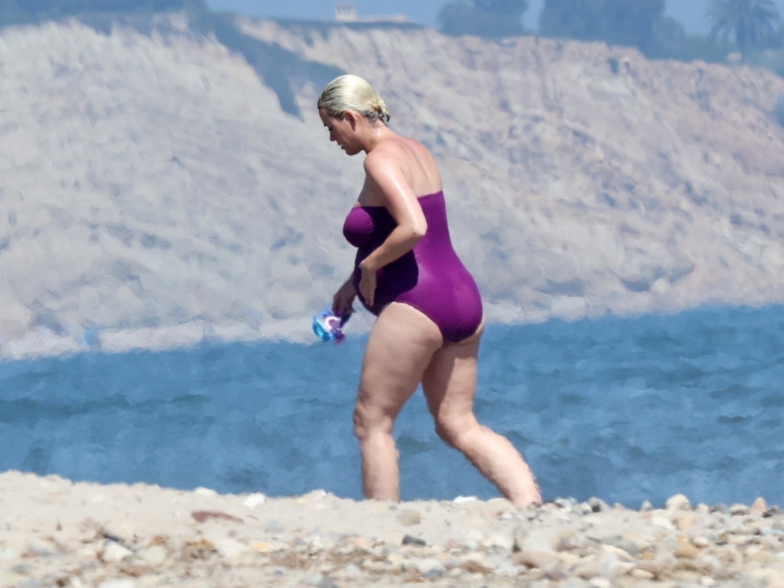 Katy Perry In A Sexy Bikini On The Beach While Pregnant TheFappening Pro 29 - Katy Perry Sexy Pregnant (52 Photos)
