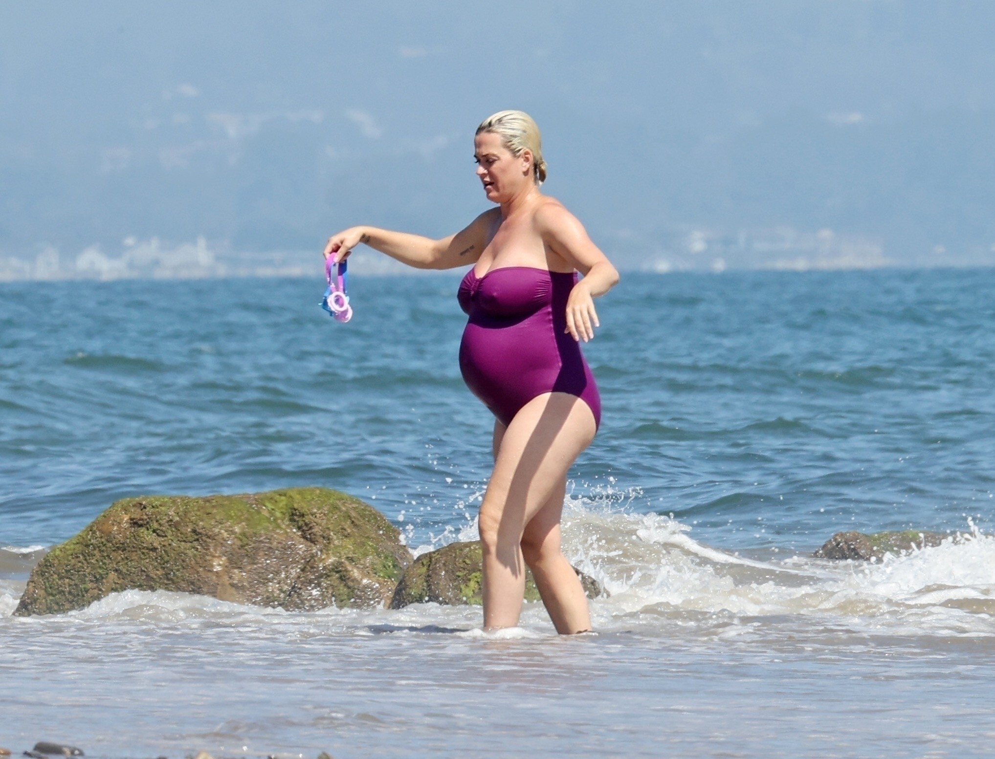 Katy Perry In A Sexy Bikini On The Beach While Pregnant TheFappening Pro 37 - Katy Perry Sexy Pregnant (52 Photos)
