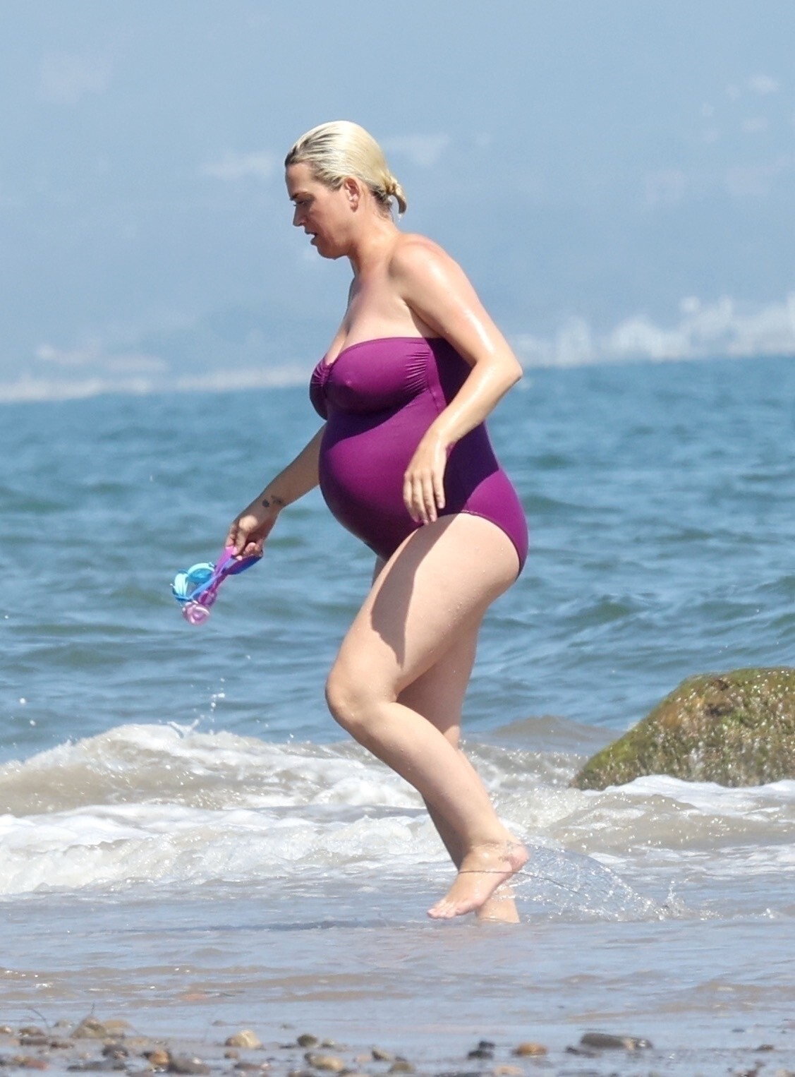 Katy Perry In A Sexy Bikini On The Beach While Pregnant TheFappening Pro 40 - Katy Perry Sexy Pregnant (52 Photos)