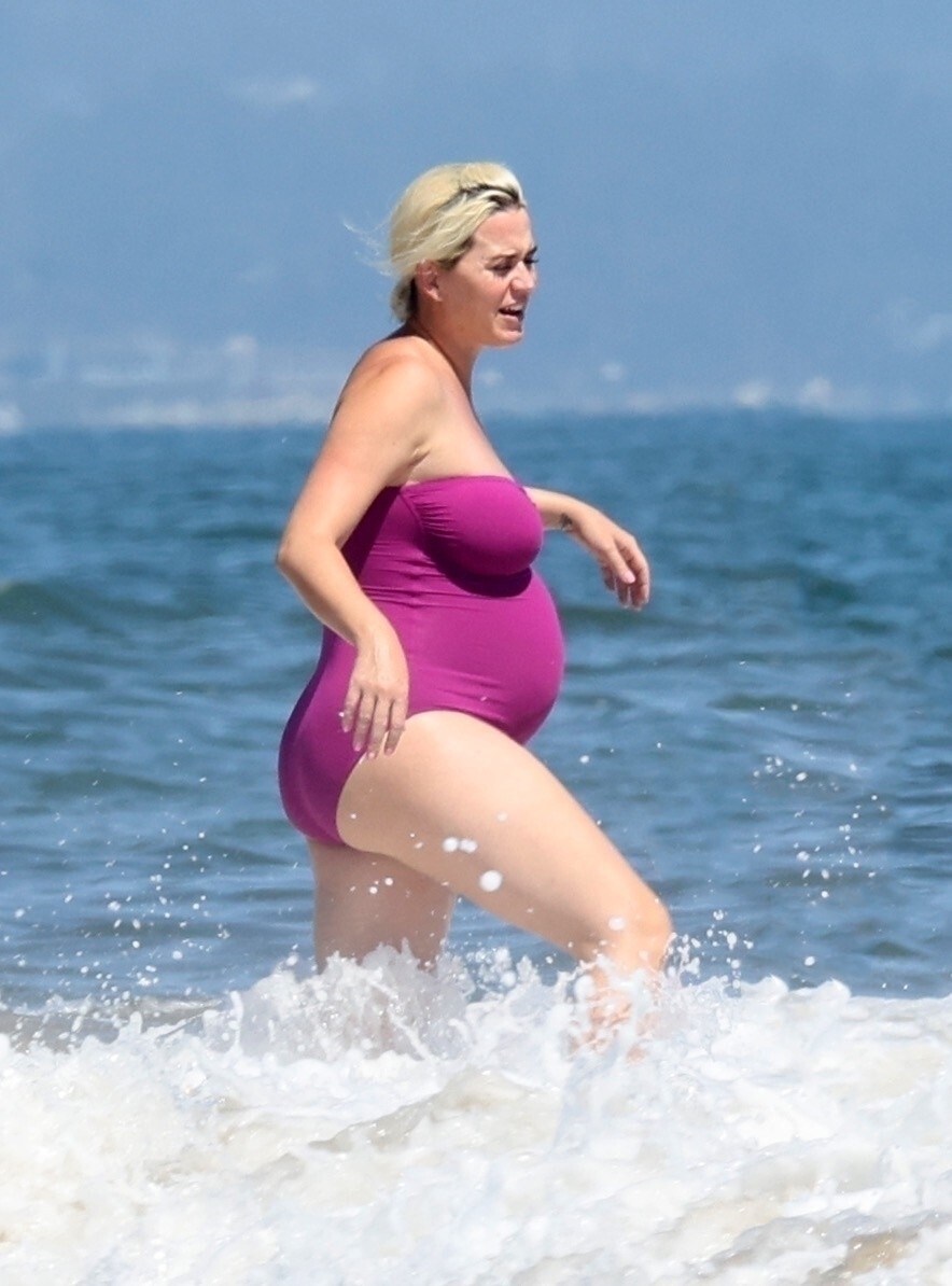 Katy Perry In A Sexy Bikini On The Beach While Pregnant TheFappening Pro 44 - Katy Perry Sexy Pregnant (52 Photos)
