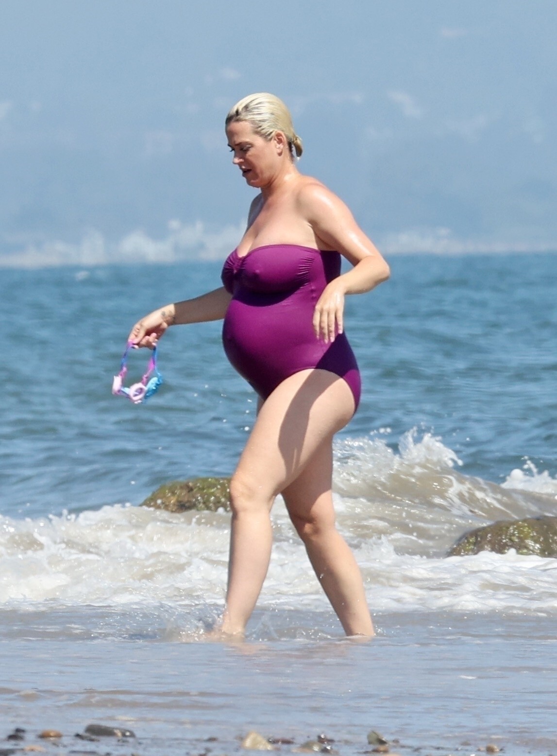 Katy Perry In A Sexy Bikini On The Beach While Pregnant TheFappening Pro 52 - Katy Perry Sexy Pregnant (52 Photos)