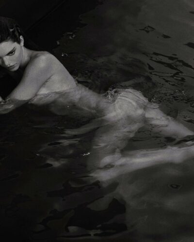 Kendall Jenner Nude In The Pool TheFappeningPro 400x500 - Kendall Jenner Nude In The Pool (1 B&W Photo)