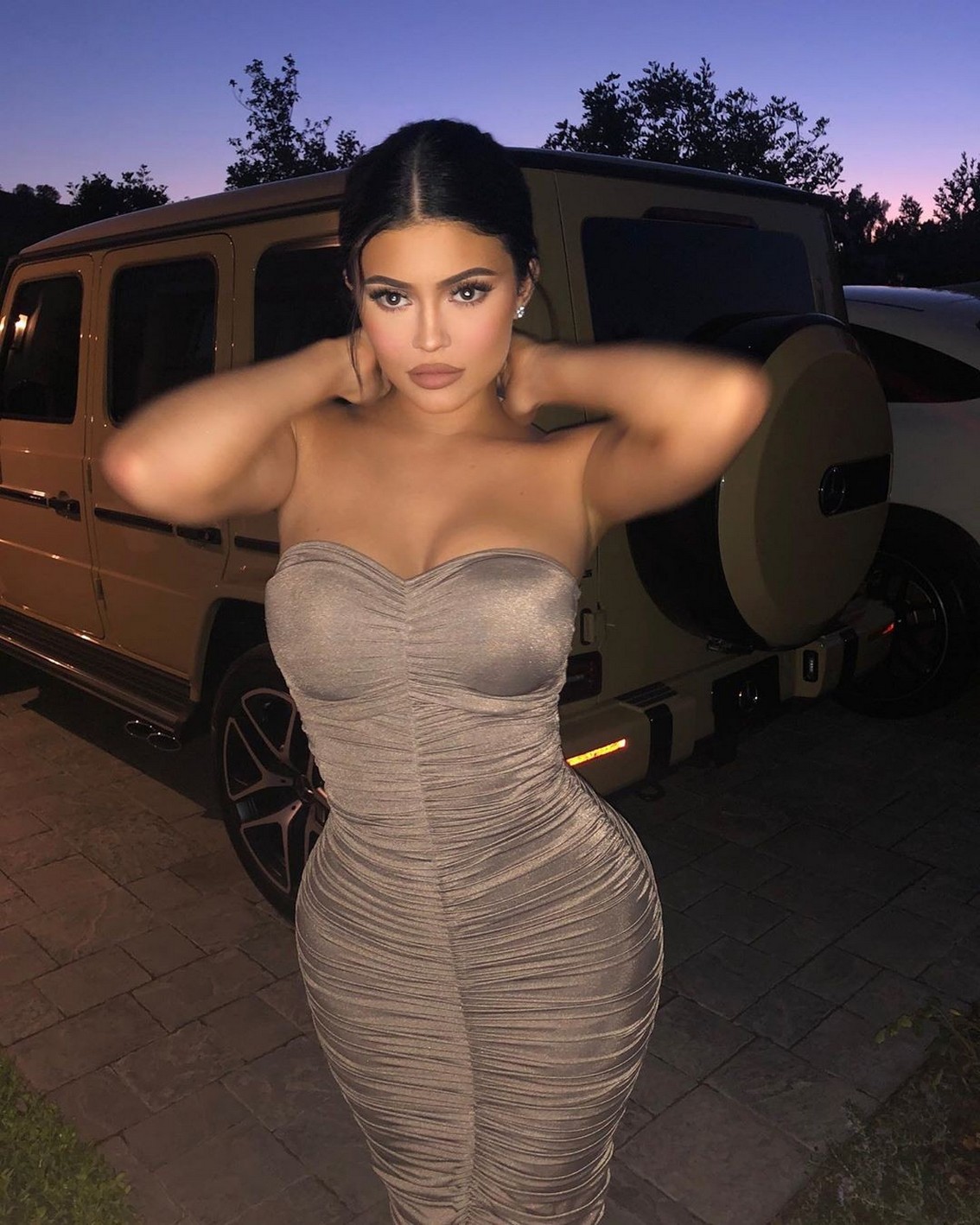 Kylie Jenner Big Tits Small Top TheFappeningPro 3 - Kylie Jenner Showed Off Big Tits In A White Top (5 Photos)