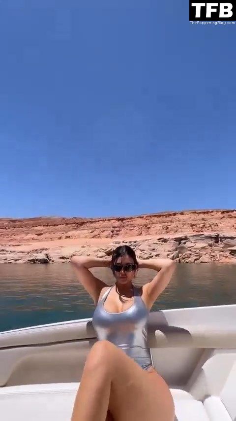 Kylie Jenner Sexy The Fappening Blog 5 - Kylie Jenner Displays Her Sexy Boobs (6 Photos)
