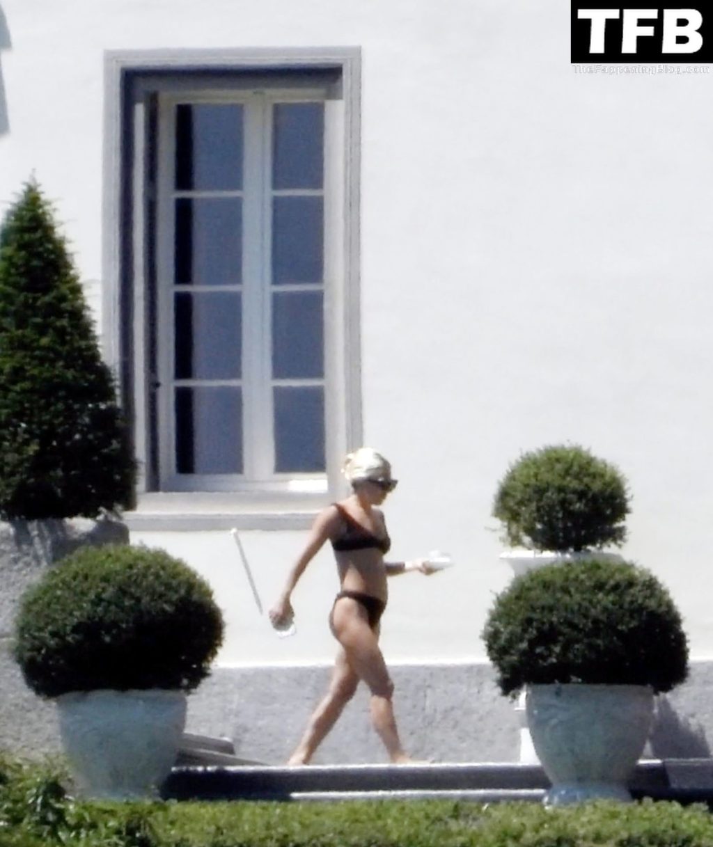 Lady Gaga Sexy The Fappening Blog 16 1024x1217 - Lady Gaga Shows Off Her Bikini Body on Villa Bonomi (63 Photos)