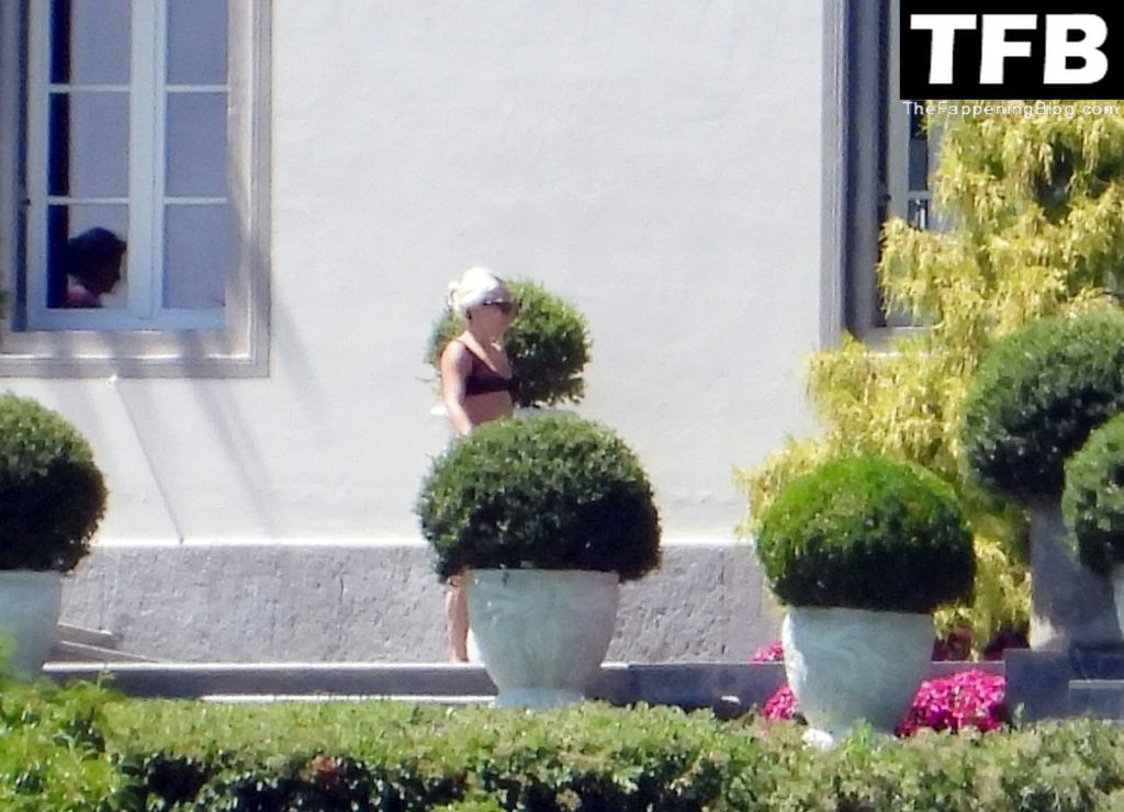Lady Gaga Sexy The Fappening Blog 41 1024x740 - Lady Gaga Shows Off Her Bikini Body on Villa Bonomi (63 Photos)