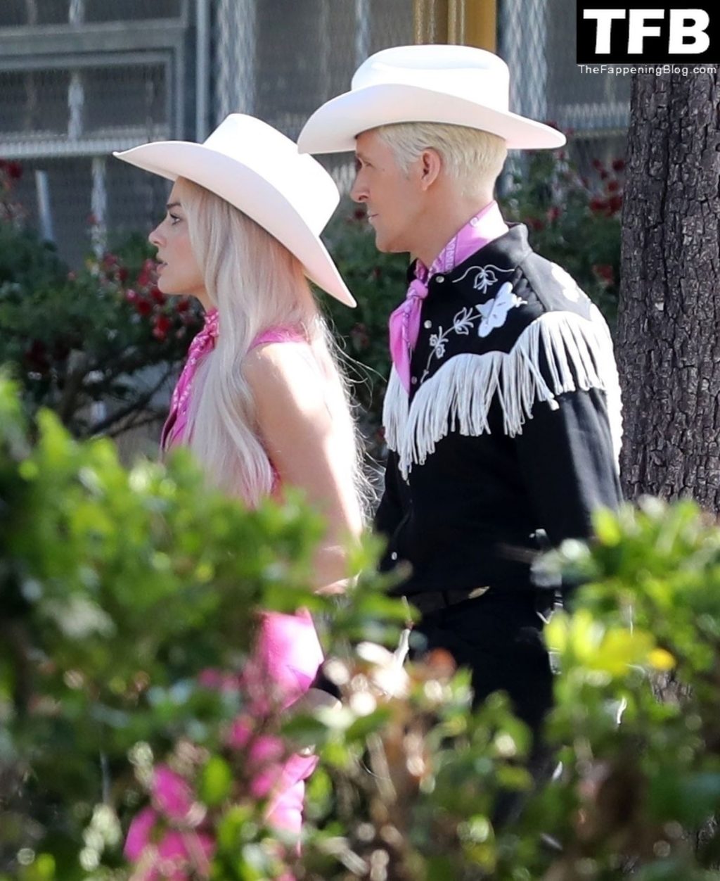 Margot Robbie Sexy The Fappening Blog 20 1 1024x1252 - Margot Robbie & Ryan Gosling Wear Cowboy Hats in a Scene for “Barbie” in LA (26 Photos)