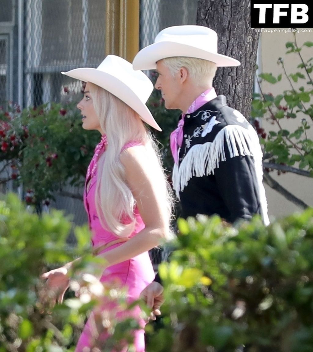 Margot Robbie Sexy The Fappening Blog 21 1 1024x1152 - Margot Robbie & Ryan Gosling Wear Cowboy Hats in a Scene for “Barbie” in LA (26 Photos)