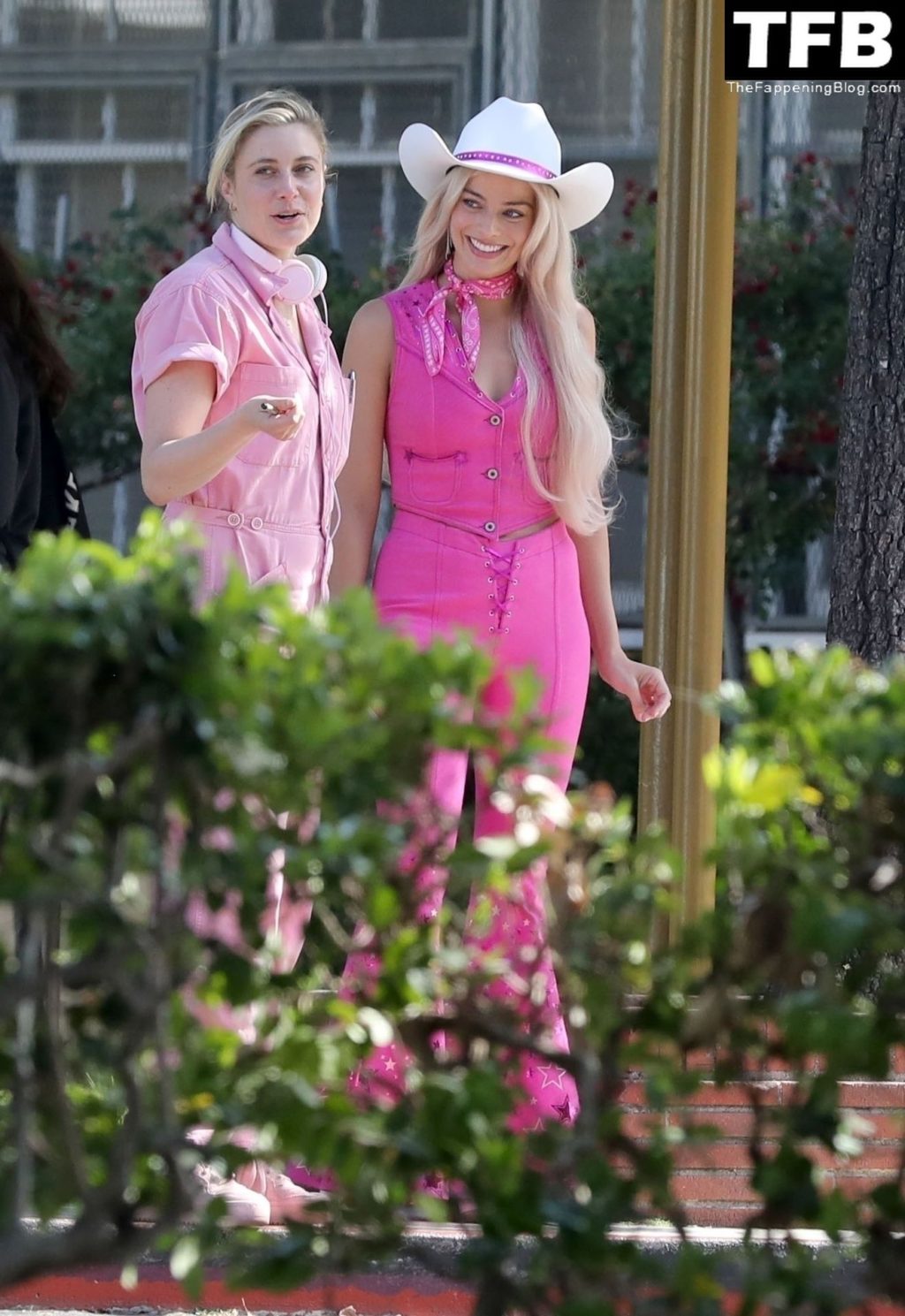 Margot Robbie Sexy The Fappening Blog 8 1 1024x1489 - Margot Robbie & Ryan Gosling Wear Cowboy Hats in a Scene for “Barbie” in LA (26 Photos)